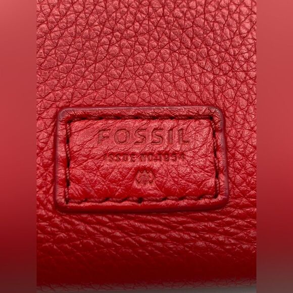 Fossil Multifunction Wallet Red Leather Zippered Trifold Gray Interior EUC - Picture 2 of 16